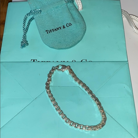 Tiffany & Co. Jewelry - 🍭TIFFANY & CO SOLID SILVER BOX LINK BRACELET 925 Tiffany & Co. Jewelry - 🍭TIFFANY & CO SOLID SILVER BOX LINK BRACELET 925